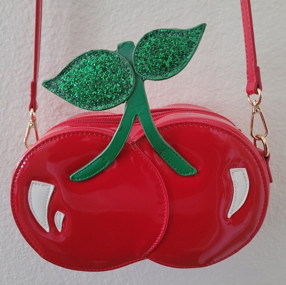 Cherry handbag - Picture 1 of 5